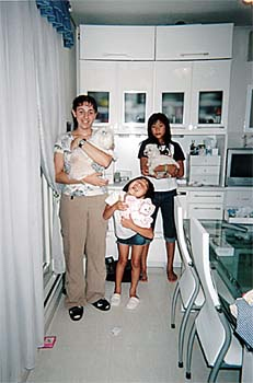 04foodshopping Brandi at home with host sisters